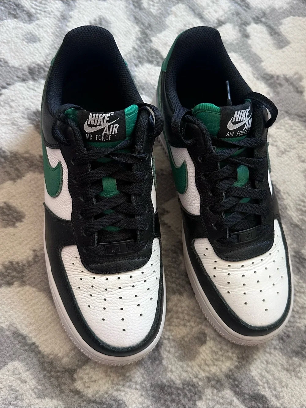Nike Women’s Size 8 Air Max Correlate White Black New Green Sneakers